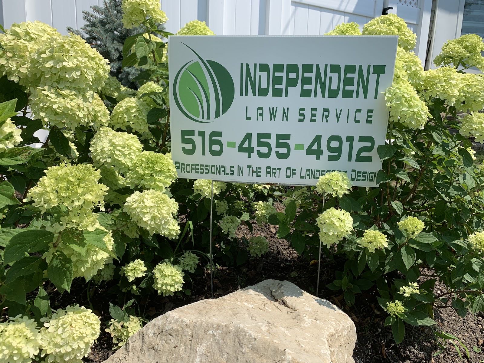 The Independent Lawn Service sign